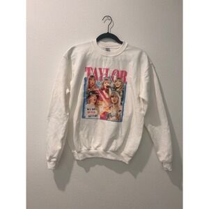 Taylor Swift Graphic Sweatshirt White Kids XL Gildan Heavy Blend Pullover